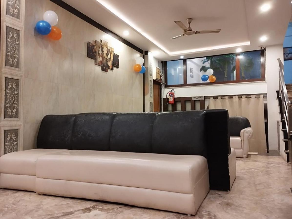 Hotel Tara Palace By Goyal Hoteliers Agra  Exteriör bild