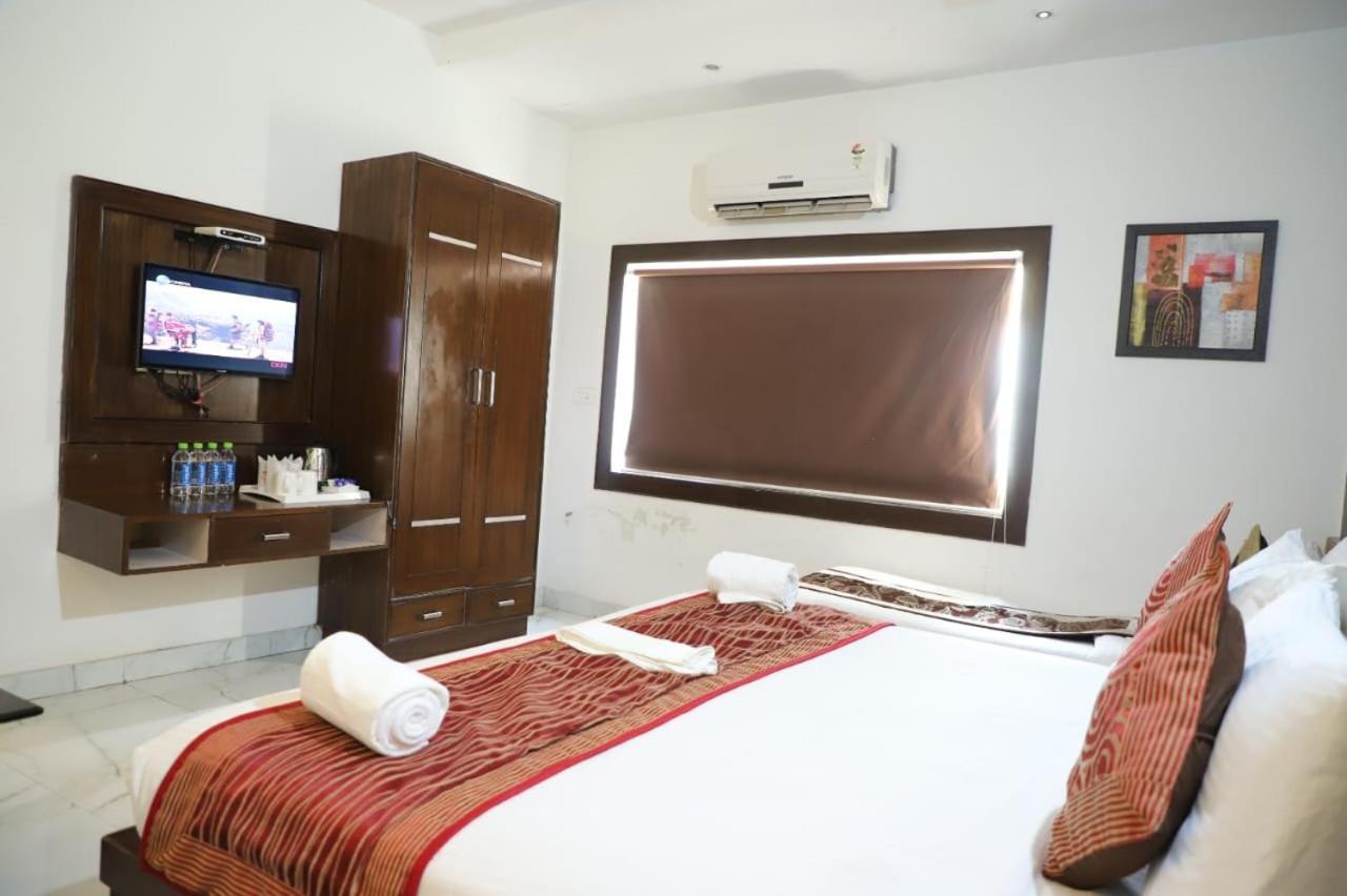 Hotel Tara Palace By Goyal Hoteliers Agra  Exteriör bild