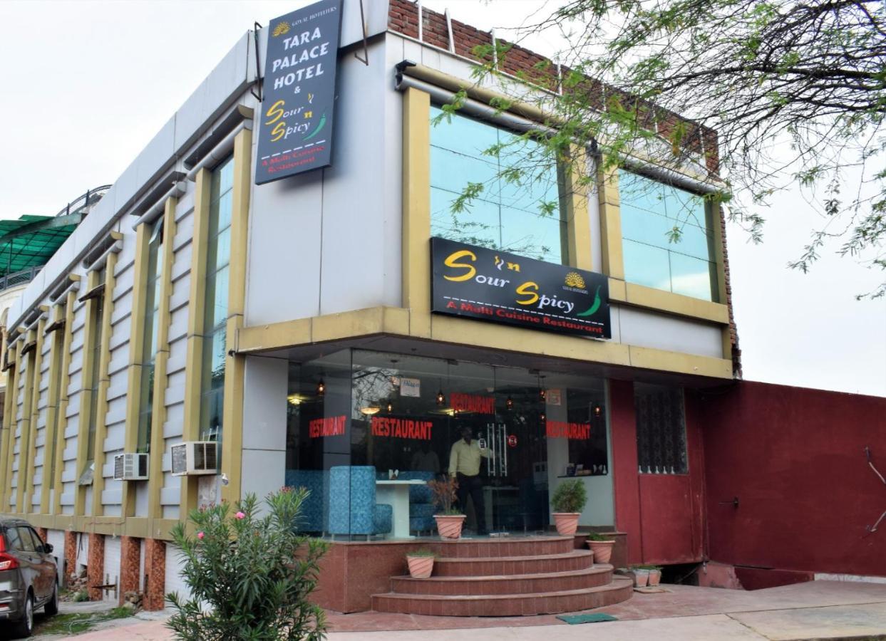 Hotel Tara Palace By Goyal Hoteliers Agra  Exteriör bild